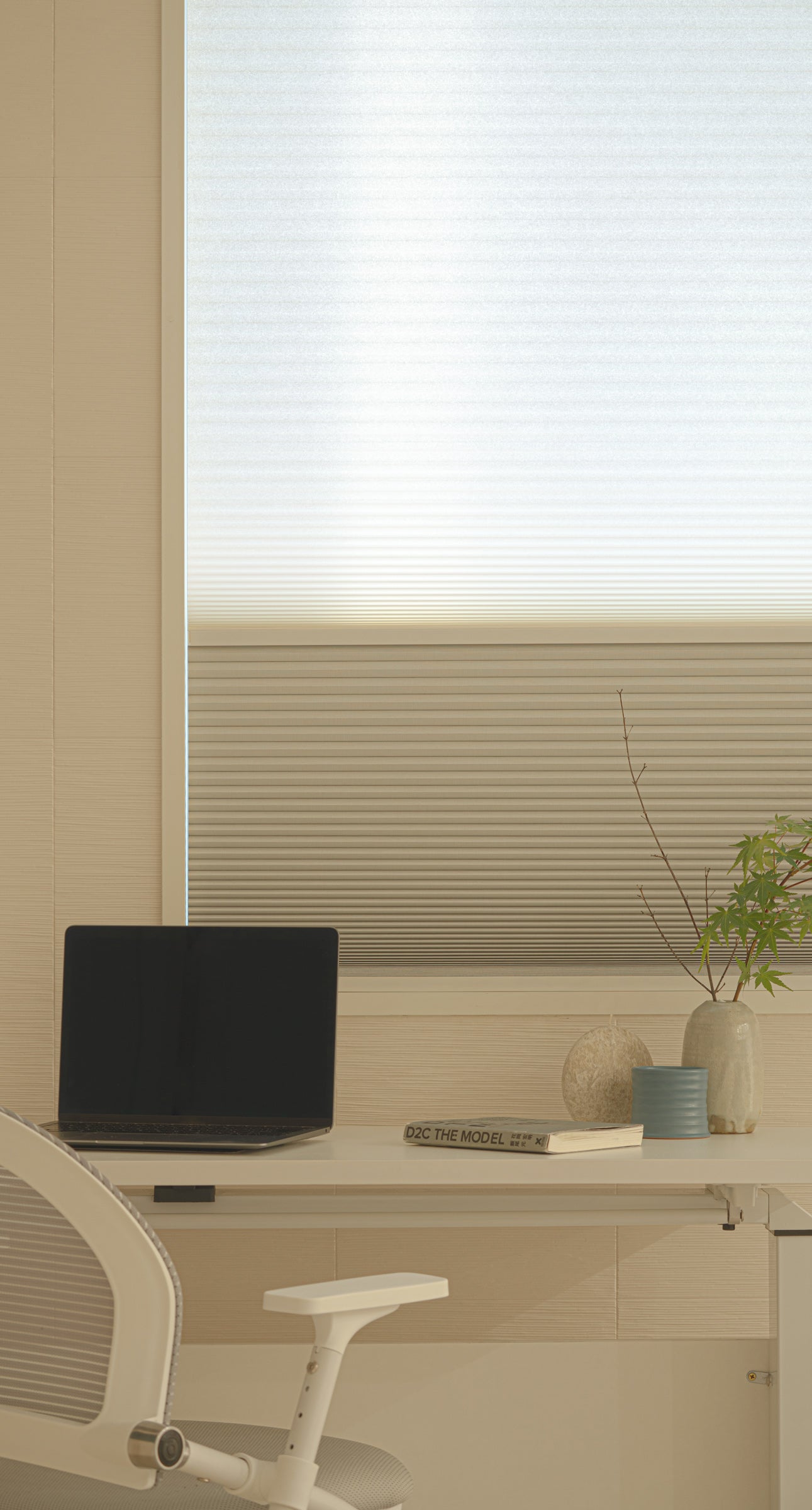 Moodify電動ハニカムシェード｜1分取付、電気工事、穴あけ不要！電動